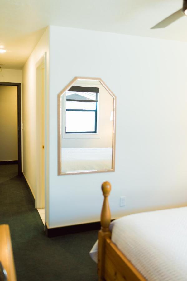 Two Sunsets Hotel Panguitch Εξωτερικό φωτογραφία